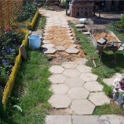 Делаем тротуарную плитку для дачи своими руками