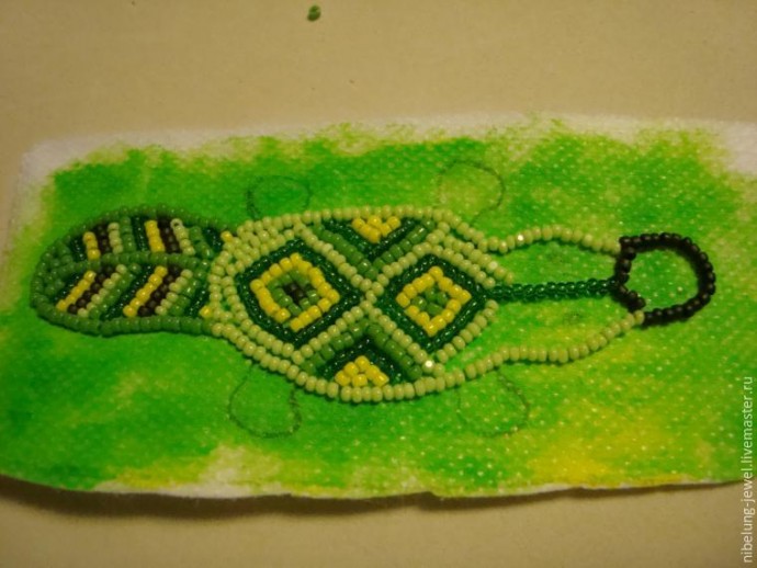 Утконос в этническом стиле