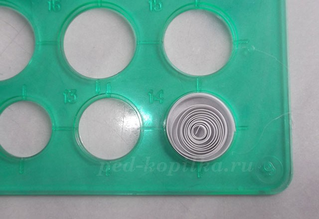 Ландыши в технике квиллинг: мастер-класс