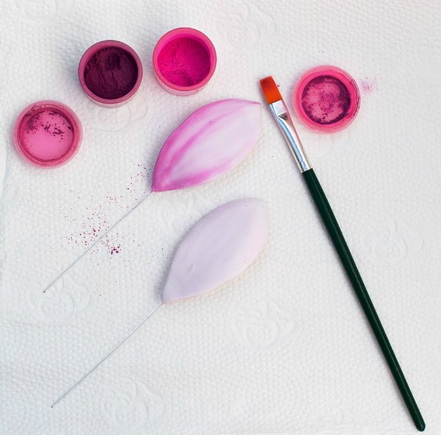 Лепим нежную орхидею