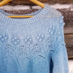 ​Свитер с морозными узорами