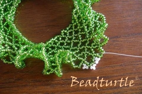 Елочка из бисера: зеленая красавица
