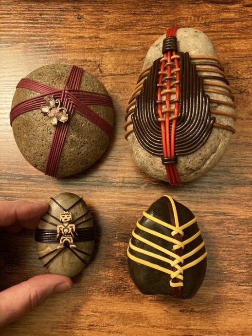 Камни с декоративной оплёткой Камни с декоративной оплёткой