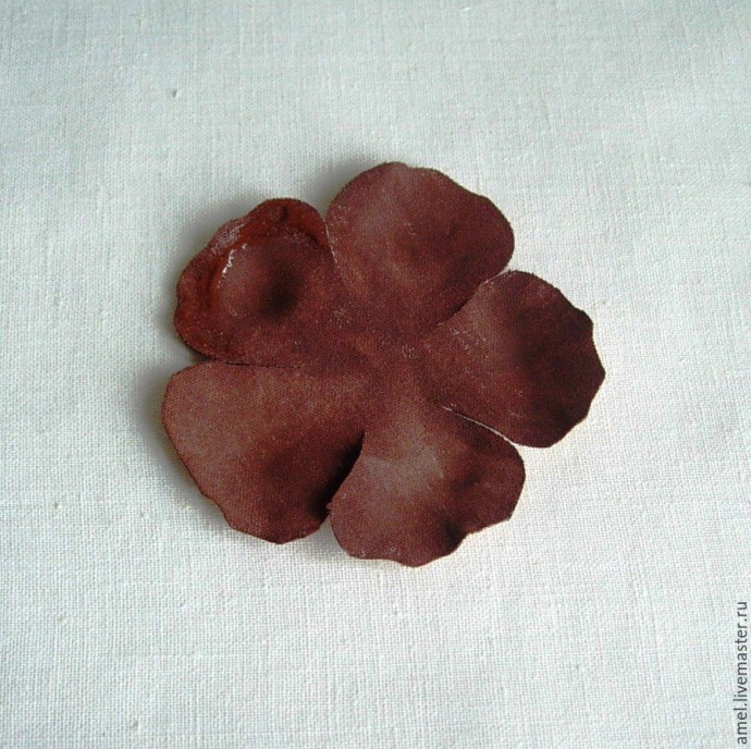 Декор сумки с цветком