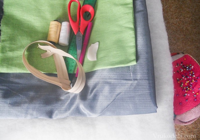 Диванная подушка в технике "буфы"