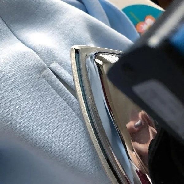 Обработка боковых разрезов на свитшоте