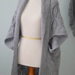 Свободный кардиган с узором арочками