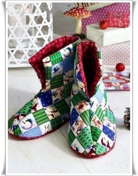 ​Уютные и тёплые тапочки-сапожки