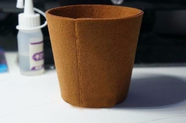 Горшочек с ромашками из фетра