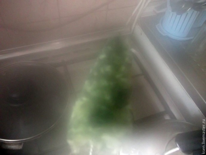 Декоративная ёлка из пряжи