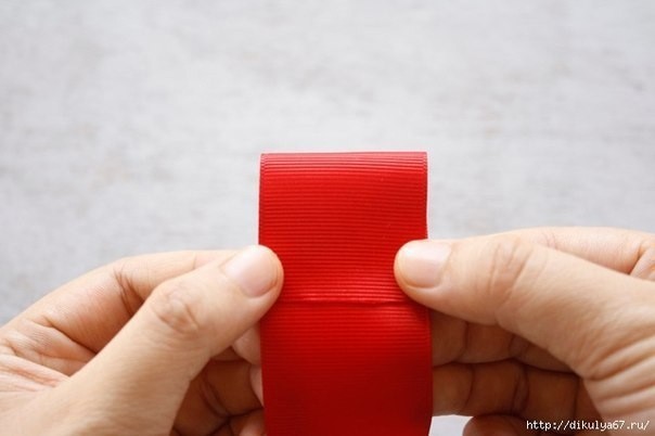 Цветок из репсовых лент