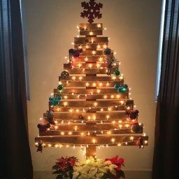 ​Новогодние ёлочки из обычных досок