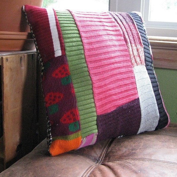 Идеи декоративных подушек из старых вязаных вещей