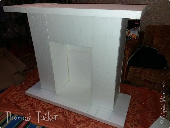 ​Камин своими руками на Новый год из пенопласта