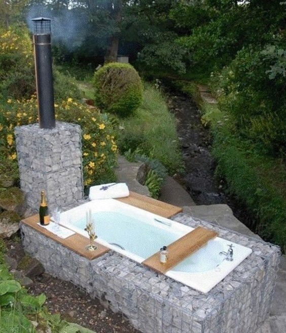 Ванна с подогревом на габионах своими руками