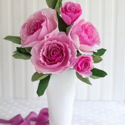 Розы из гофрированной бумаги: мастер-класс