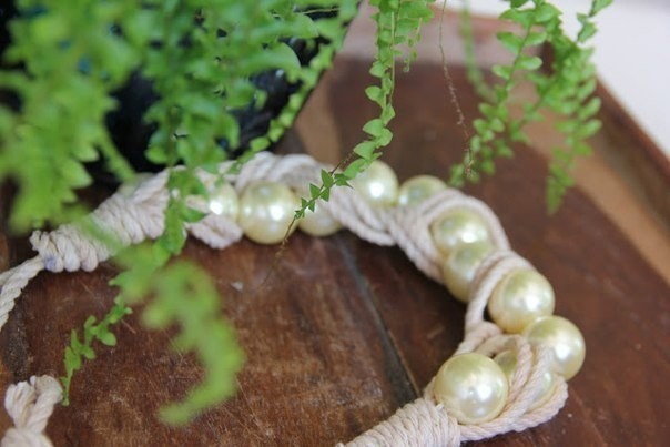 Ожерелье из веревки и бусин Ожерелье из веревки и бусин