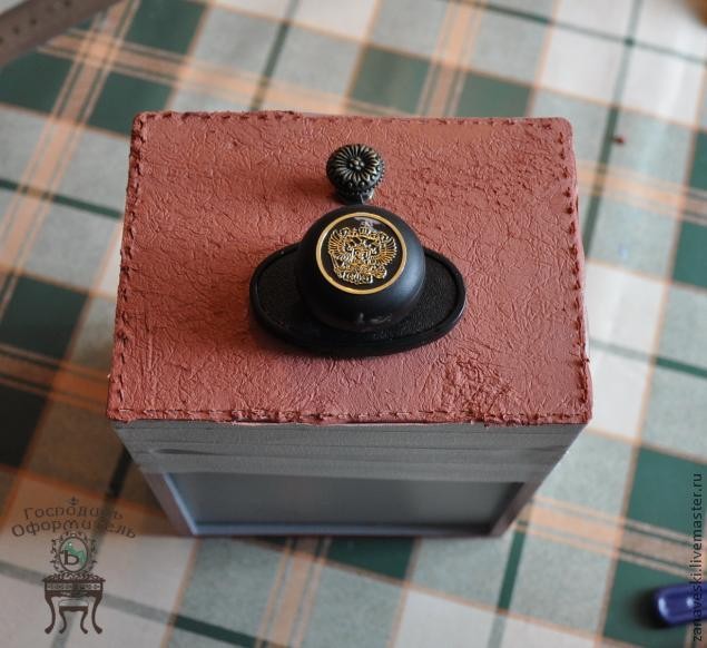 Мини-комодик в стиле burberry