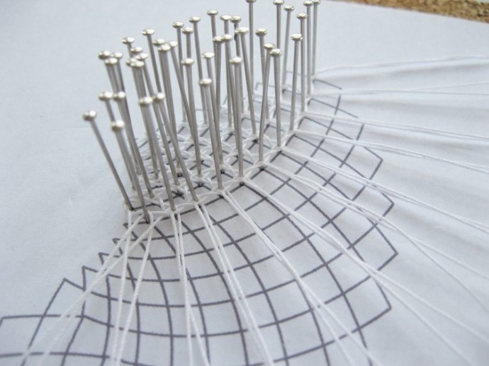 ​Плетение кружева на коклюшках