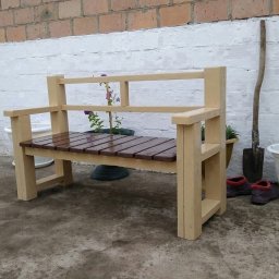 Простая садовая скамейка своими руками