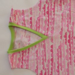 Обработка V-образного выреза на трикотаже