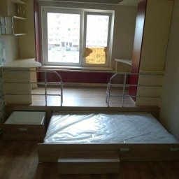 Подиум в детской с выкатной кроватью