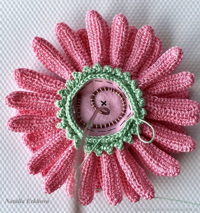 Вяжем крючком цветок герберы