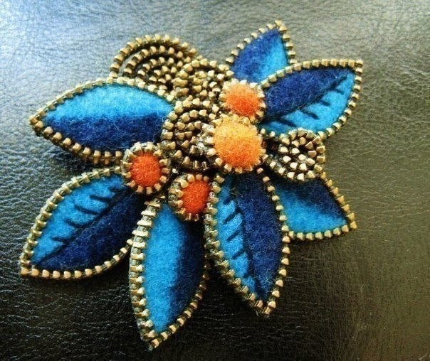 Очень красивые брошки из молний