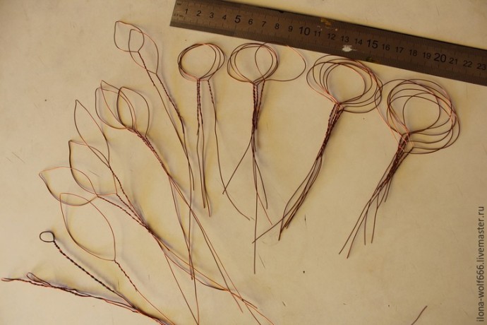 Шикарное колье с розой из войлока