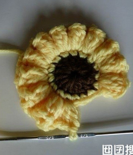 ​Вязаное цветочное поле