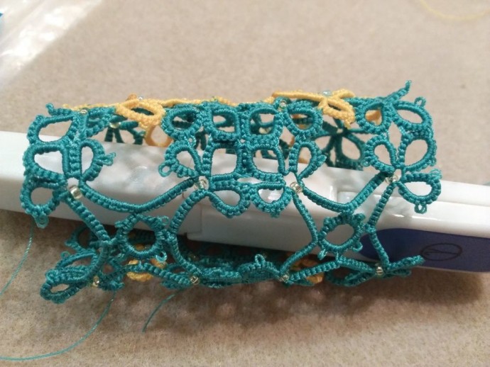 Зажим в технике фриволите