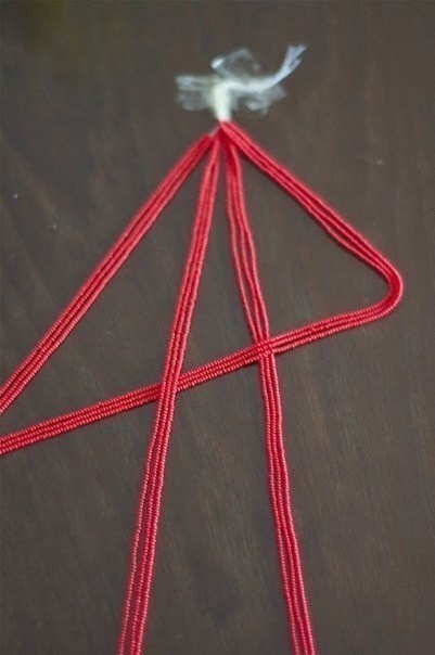 Плетём колье из бисера