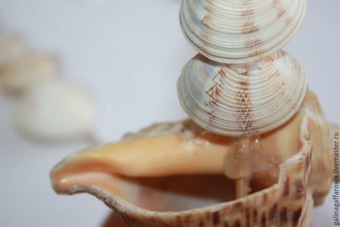 Кораблик из морских ракушек