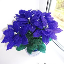 ​Пуансетия из бисера