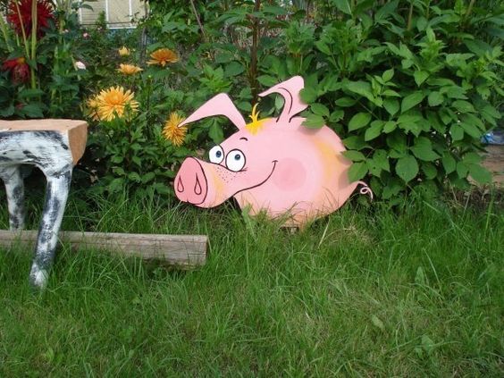 Забавные поделки из фанеры для дачного участка