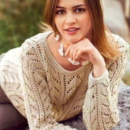 Ажурный пуловер бежевого цвета