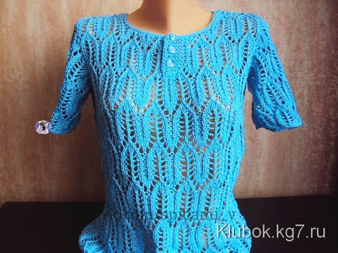 Очень красивая блузка, вязаная на спицах