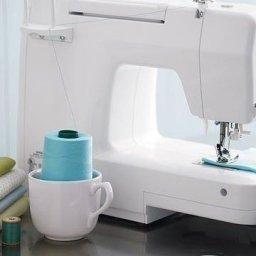 ​Разные способы использования больших катушек с нитками на машинках