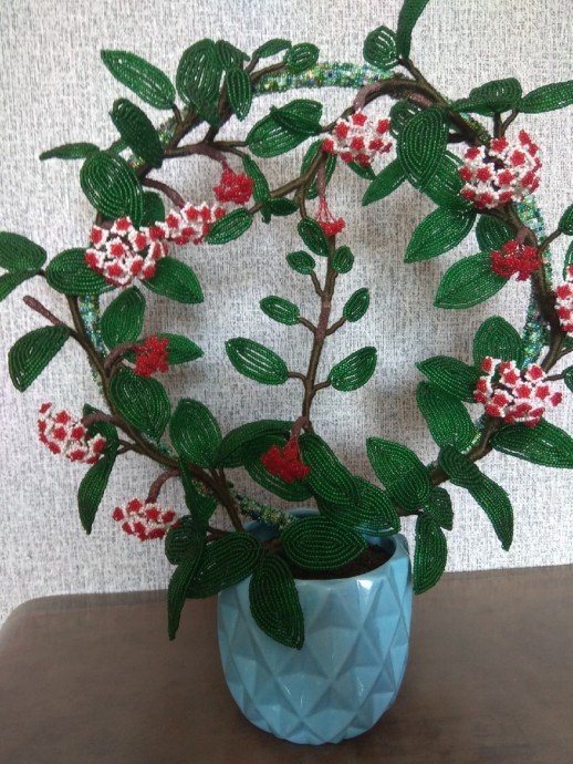 ​Вьющееся растение из бисера