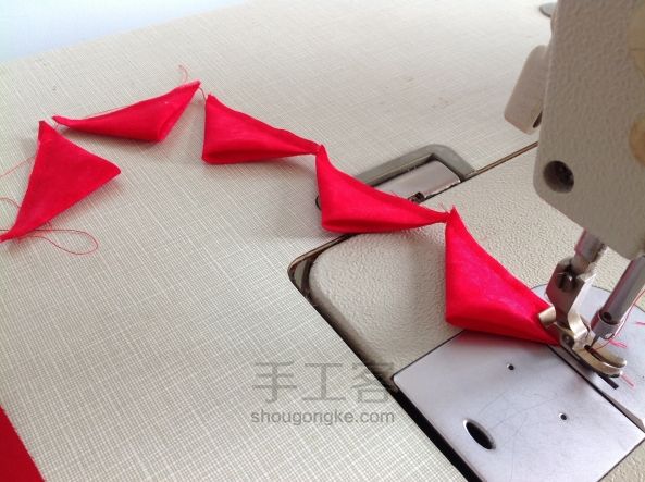 Чехол на подушку-пуфик из лоскутков