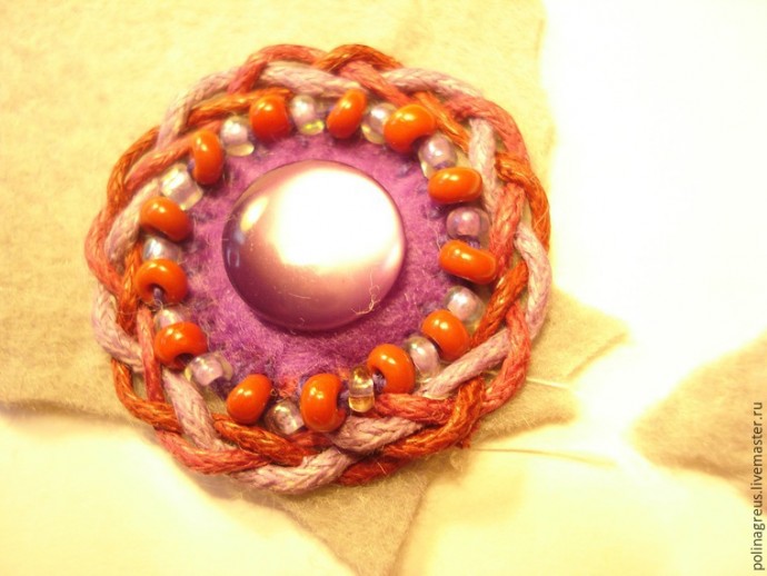 Ассимметричные серьги из фетра