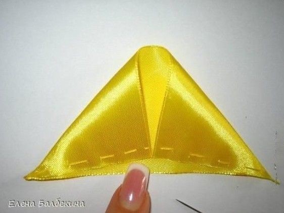 Очень красивая роза из лент