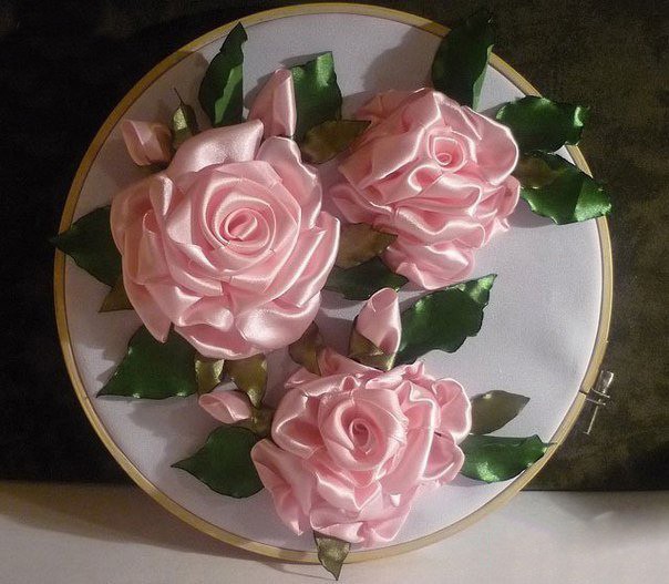 ​Вышиваем розы лентами: мастер-класс