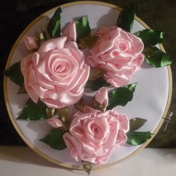 ​Вышиваем розы лентами: мастер-класс