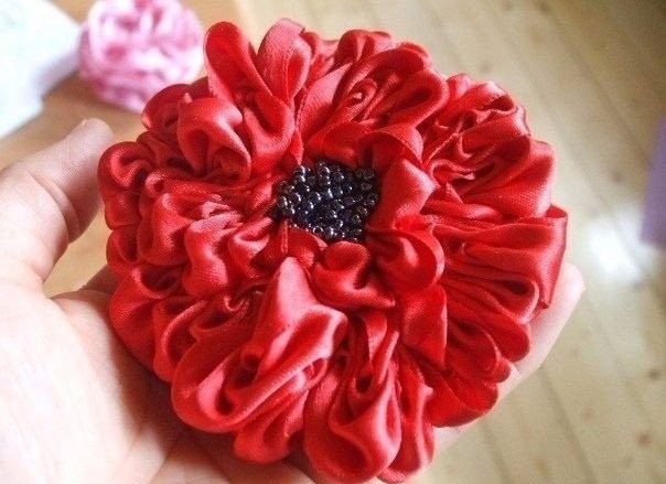 Великолепные георгины из атласных лент