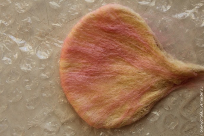 Шикарное колье с розой из войлока