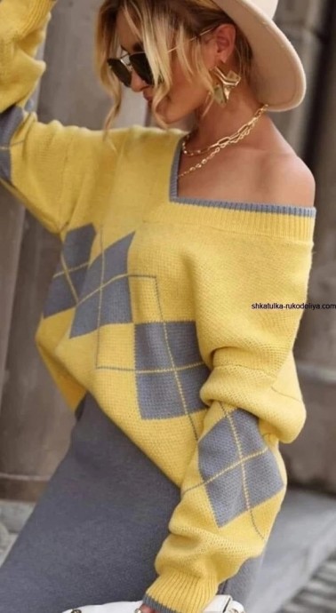 Свободный джемпер с ромбами