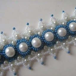 ​Прекрасный браслет из бисера и бусин