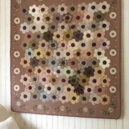 Лоскутное панно с сотами