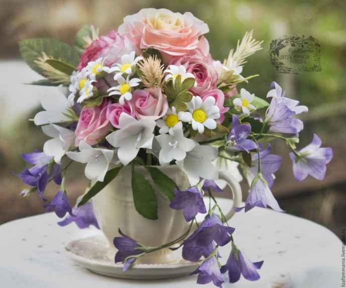 Цветочные композиции в чашках